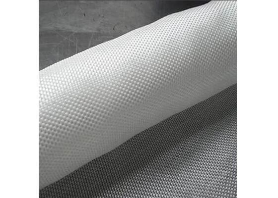 قوة عالية 30 / 30KN / M PP نسيج منسوج من البولي بروبيلين منخفض التشوه 220gsm في التعزيز